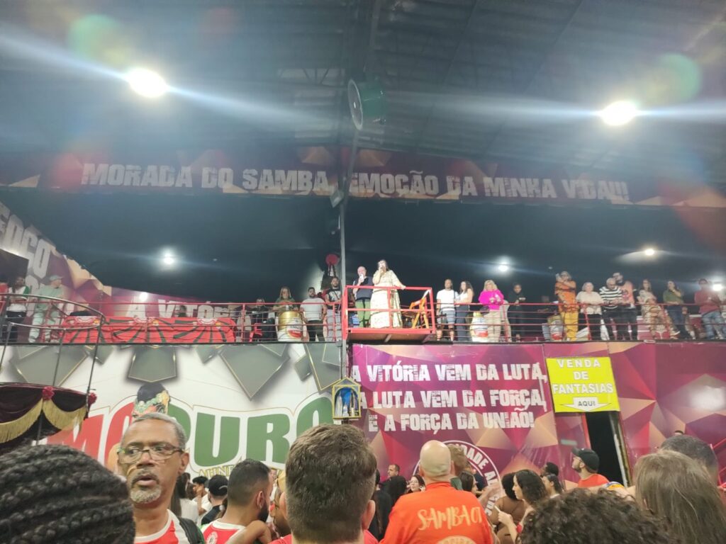 Presidente fazendo a abertura. 